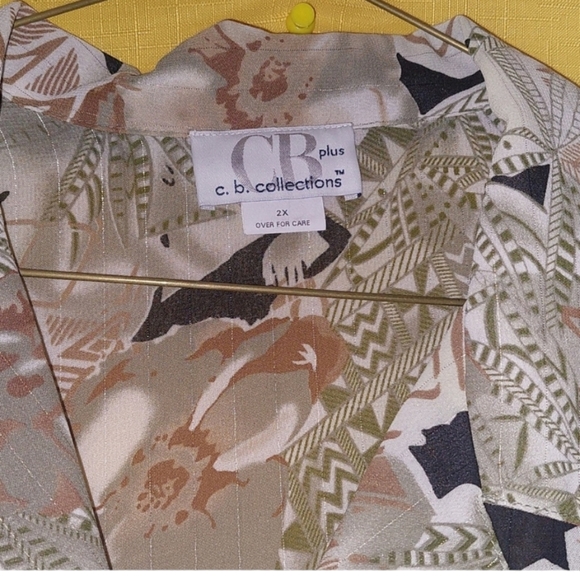 C.B. Collection Blouse - Picture 2 of 4